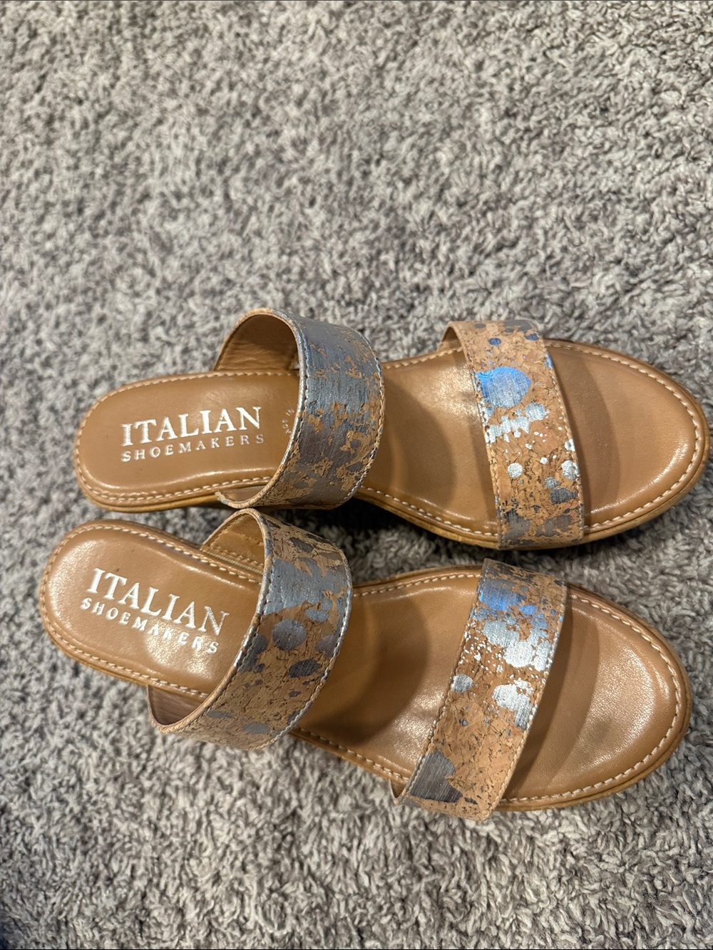 Italian Shoemakers Tan Sandals with Silver Metallic Accents Stretch Wedges 8 1/2 - Picture 5 of 7